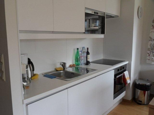 Modern kitchen in Zonneblik aan zee apartment in De Panne, ideal for a vacation on the Belgian coast.
