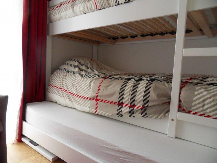 Bunk bed in Zonneblik aan zee apartment in De Panne, suitable for families on the Belgian coast.
