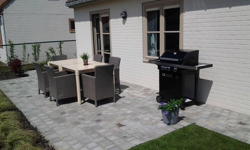 Terrasse mit Grill im Haus 13 Dune Golf, Oostduinkerke, Belgische Kueste, Ferienhaus.