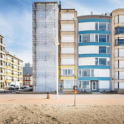 Courant du Golfe vakantiehuis in Koksijde, West-Vlaanderen, met uitzicht op de boulevard en moderne architectuur aan zee.