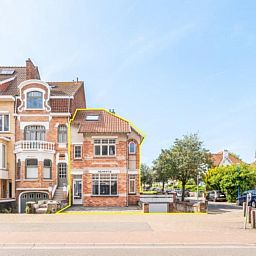 Au Coin vacation home in Koksijde, West Flanders, offers charming appeal and ideal location for a relaxing stay on the Belgian coast.
