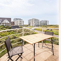 Geniessen Sie die Aussicht von der Terrasse des Ferienhauses LaRoyale in De Panne, Westflandern, Belgien.