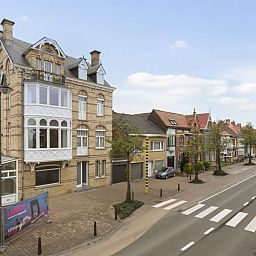 Aussenansicht von Maison Perron, Ferienhaus in De Panne, Westflandern, mit charakteristischer Architektur.