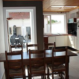 Kueche und Essbereich im Ferienhaus De Blauwer, Poperinge, Westflandern.
