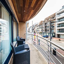 Geniessen Sie die Aussicht vom Balkon des Ferienhauses Franklin - 0101 in Middelkerke, Westflandern, Belgien.