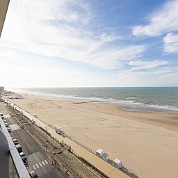 Schoener Meerblick von Long Beach 1 - 0904, einem Ferienhaus in Middelkerke, Westflandern, mit Blick auf den breiten Strand.