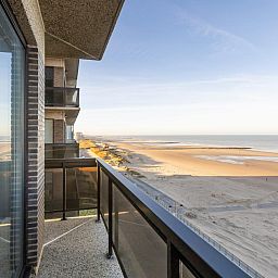 Geniessen Sie den atemberaubenden Meerblick vom Balkon des Ferienhauses Dunekant in Middelkerke, Westflandern, Belgien.