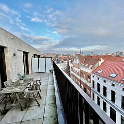 Guest house 040152 - Apartment Antwerp - Modern 1BR Near Diamond District by OneLuxStay
