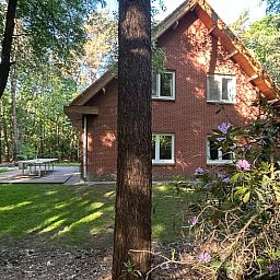 Vacation home Cottage in Wuustwezel, Antwerp, surrounded by greenery and tranquility, perfect for a relaxing stay.