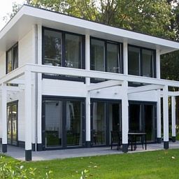 Moderne wellnessvilla Mooi Zutendaal in Belgie biedt luxe verblijf in een serene omgeving, ideaal voor een ontspannen vakantie in Limburg.