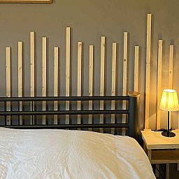 Ingang met houten details in vakantiehuis ARD162, Stavelot, Ardennen, Belgie.