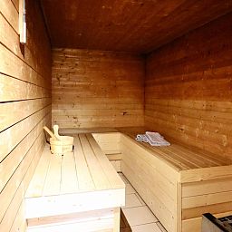 Ontspan in de luxe sauna van vakantiehuis Annexe in Sourbrodt, Ardennen, Belgie voor een rustgevende ervaring in de natuur.