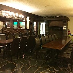 Geraeumiges Esszimmer in Le Moulin De Romedenne, Ferienhaus in Philippeville, Ardennen, ideal fuer grosse Gruppen.