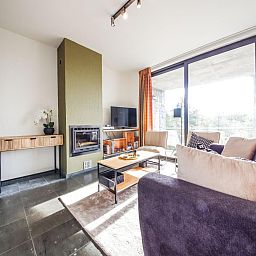 Geniet van het uitzicht op het terras van vakantiehuis Castelgolf in Barvaux, Ardennen, Belgie.