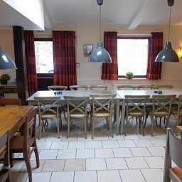 Ruime eetruimte in La Terra, vakantiehuis Durbuy, ideaal voor groepsmaaltijden.