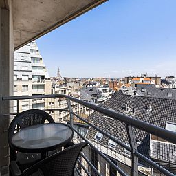 Geniet van een panoramisch uitzicht op de stad Blankenberge vanaf het balkon van Ocean Suites - 714, een vakantieappartement aan de Belgische kust.
