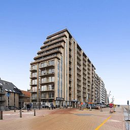 Ocean Suites - 714 in Blankenberge, Belgische kust, vakantieappartement met uitzicht op de boulevard en nabijgelegen strand.