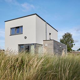 Vrijstaande woning in Bredene, vakantiehuis aan de Belgische kust, omgeven door natuur en rust, ideaal voor een ontspannen verblijf.