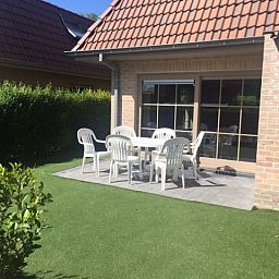 Genieen Sie die sonnige Terrasse des Ferienhauses PAPAVER - LD 384744 in Adinkerke, De Panne an der belgischen Kste.