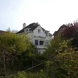 Das Ferienhaus "Quiet Corner" in De Panne an der belgischen Kueste, umgeben von ueppiger Natur und einer ruhigen Umgebung.