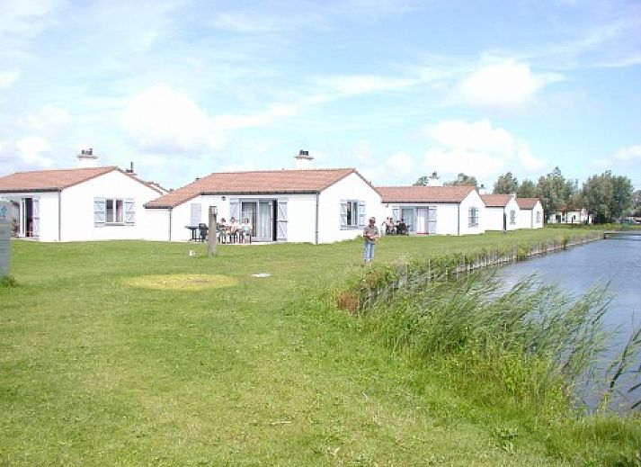 Vakantiehuis De Lombarde in Middelkerke, Belgische kust, met uitzicht op het water en omringende natuur.