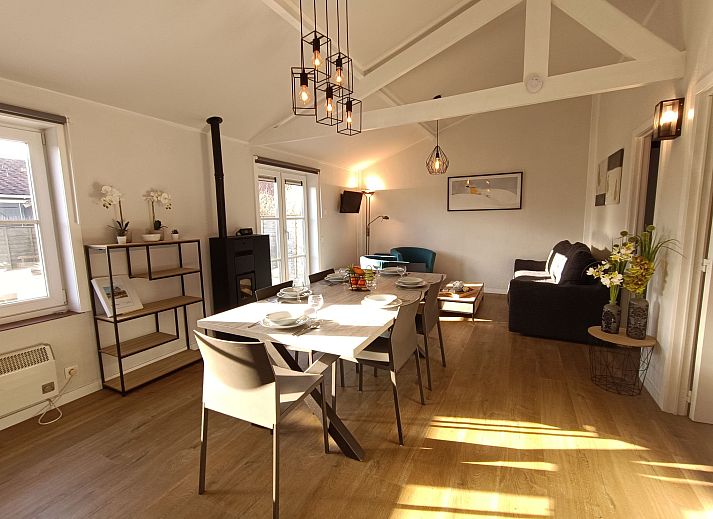 Geniessen Sie das Gemeinschaftsschwimmbad im Ferienhaus Duinenhuisje 25 in De Haan, Westflandern, ideal zum Entspannen und Erholen.