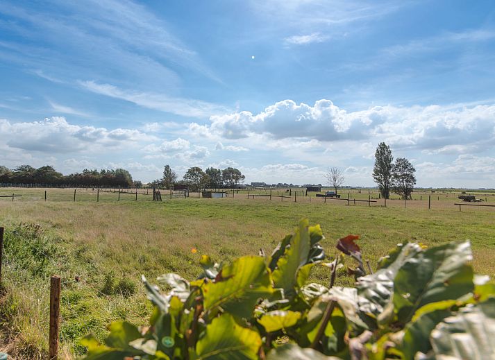 Gemuetliches Wohnzimmer im Ferienhaus Boonenhove nr.57 mit komfortabler Sitzecke, gelegen in De Haan, Westflandern, ideal zum Entspannen.