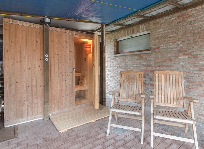 Das Ferienhaus Villa Kievit in De Haan, Westflandern, bietet einen grossen Garten mit einer Terrasse und eine natuerliche Umgebung fuer einen entspannten Aufenthalt.