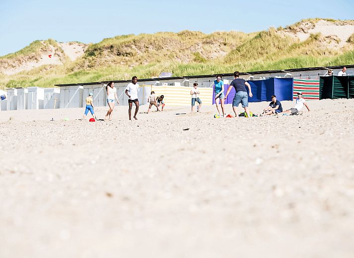 Moderne keuken in Appartement Vosseslag I sunny, gelegen in De Haan, West-Vlaanderen, Belgie, met uitzicht op de omgeving.