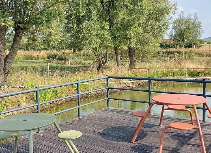 Modern kitchen in AKKERNEST vacation home, Hill Country, with spacious refrigerator and sleek storage.