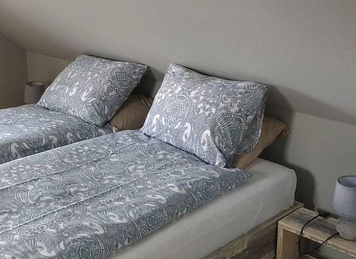 Geniessen Sie die ruhige Natur rund um das Ferienhaus in Westouter - Heuvelland, Westflandern mit einem rustikalen Whirlpool und Panoramablick.