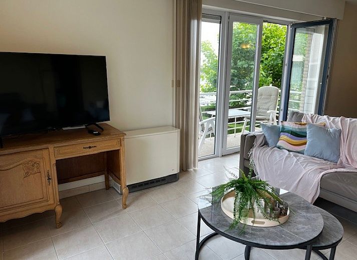 DIOMAR appartement in De Haan, Belgie met moderne architectuur en ruime balkons.
