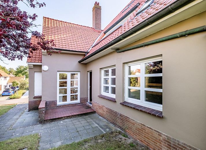 Juvamy gelijkvloers vakantiehuis in Koksijde, West-Vlaanderen met ruime tuin en charmante architectuur, ideaal voor een ontspannen verblijf.