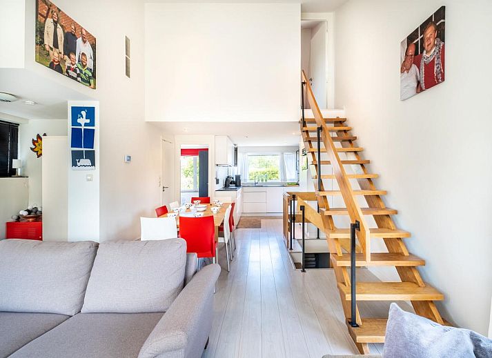 Vakantiehuis Guillaume in Koksijde, West-Vlaanderen, met zonnig terras en groene omgeving, ideaal voor een ontspannen verblijf.