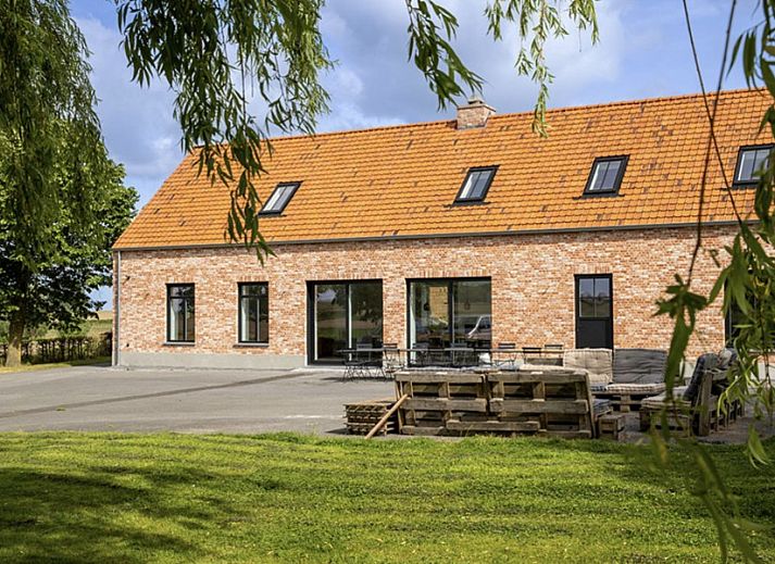 Rustikales Ferienhaus 't hov in Passendale, Westflandern, mit grossem gruenen Garten und Terrasse.