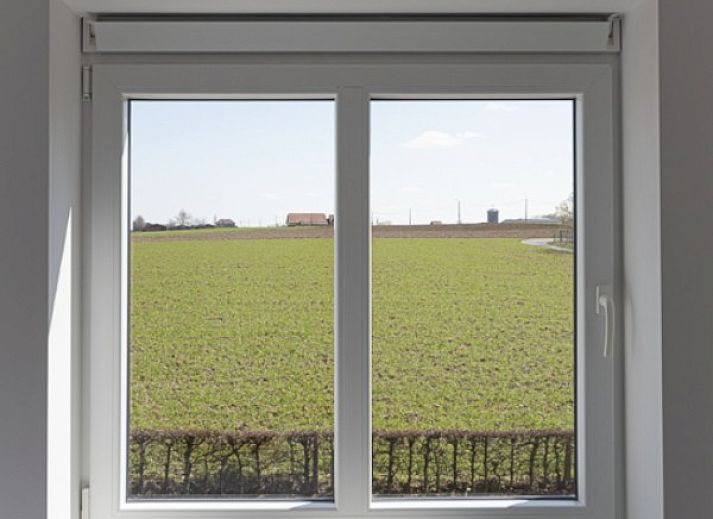 Rustikales Ferienhaus 't hov in Passendale, Westflandern, mit grossem gruenen Garten und Terrasse.
