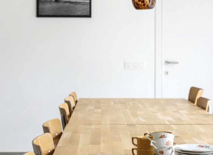 Von 't hov in Passendale hat man einen Blick auf weite gruene Felder und ruhige Landschaften.