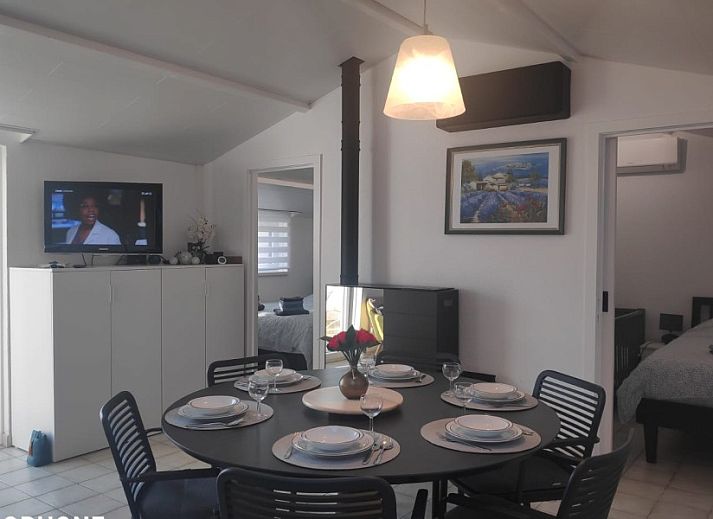 Bord met naam Jonathan Livingston Seagull Holidayhome in Adinkerke, vakantieaccommodatie in West-Vlaanderen, Belgie.