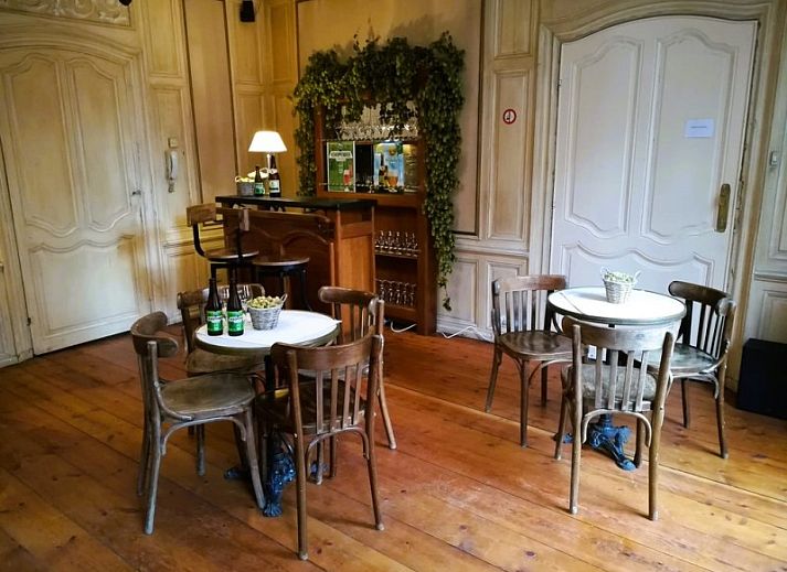 Rustikale Sauna und Garten im Skindles Guesthouse, Ferienhaus in Poperinge, Westflandern.