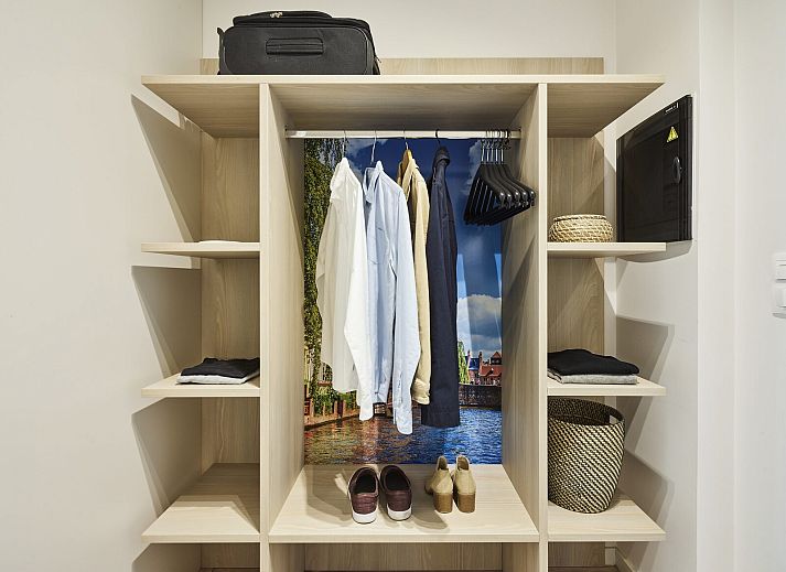 Cozy sitting area with nature views in Ruime suite | 6p, vacation accommodation in Jabbeke, ideal for relaxation in West Flanders.