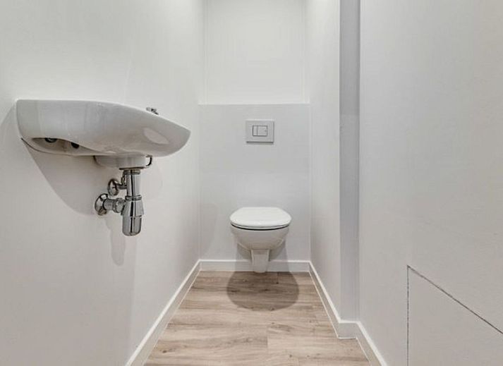 Modern kitchen and dining area in Spacious suite | 6p, vacation home in Jabbeke, West Flanders, perfect for a comfortable family vacation.