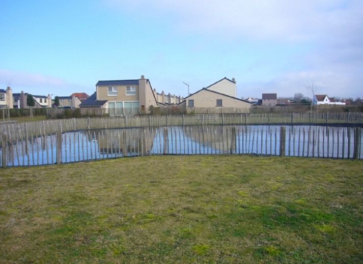 Moderne Kueche im Ferienhaus Lombardsijde, gelegen in Lombardsijde-Middelkerke, Westflandern, Belgien.