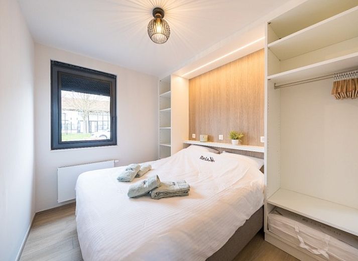 Modernes Aeusseres des Ferienhauses Relax in Westende/Middelkerke, Westflandern, mit schlichter Architektur.