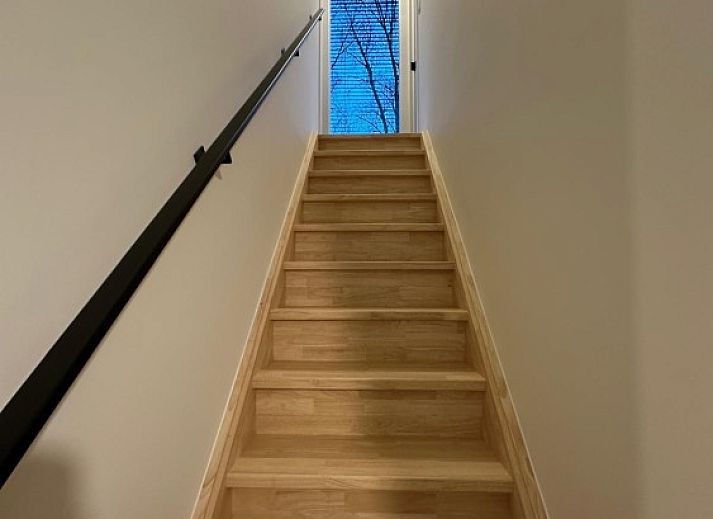 Stilvolles Wohnzimmer in Haus 96, einem Ferienhaus in Westende, Westflandern, mit komfortablen Moebeln.