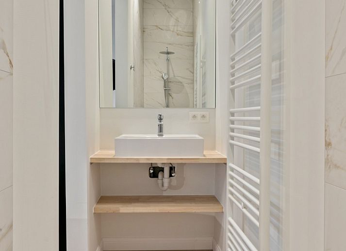 Aussenansicht von Maison Perron, Ferienhaus in De Panne, Westflandern, mit charakteristischer Architektur.