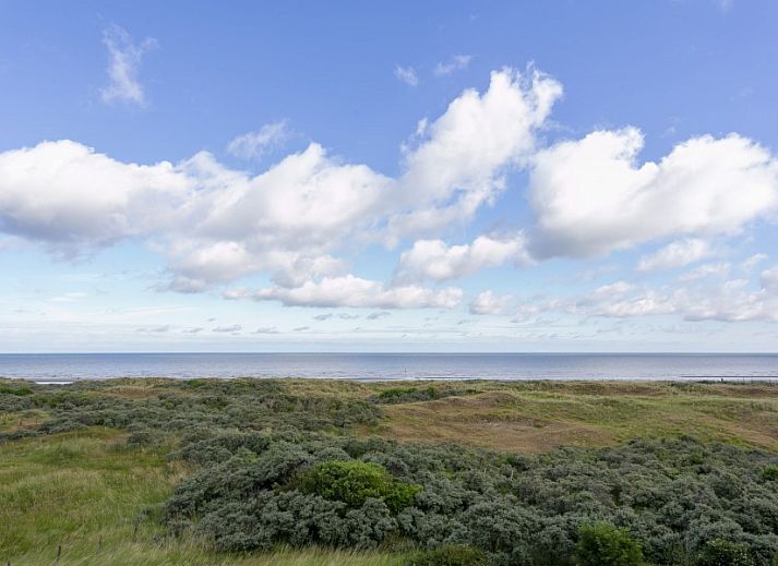 Flat Fleur apartment in De Panne, West Flanders with panoramic sea views from the dining room.