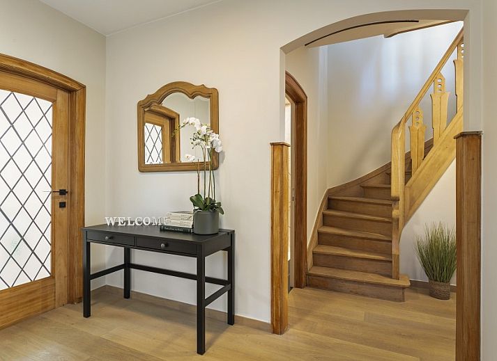 Maison Emile Ferienhaus in De Panne mit sonnigem Esszimmer und Blick auf Westflandern.