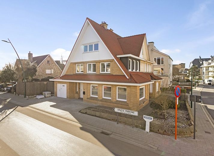 Maison Emile Ferienhaus in De Panne mit sonnigem Esszimmer und Blick auf Westflandern.