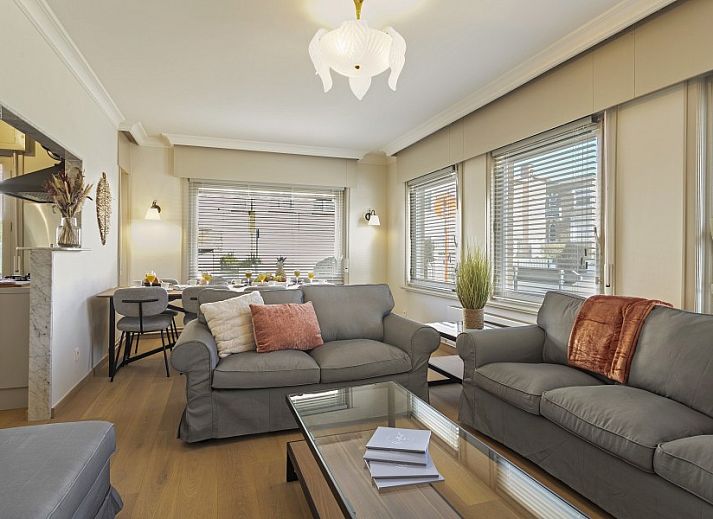 Maison Emile Ferienhaus in De Panne mit sonnigem Esszimmer und Blick auf Westflandern.