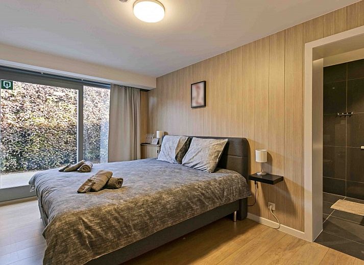 Gerumiges, modern eingerichtetes Esszimmer im Ferienhaus Ren, Lichtervelde.